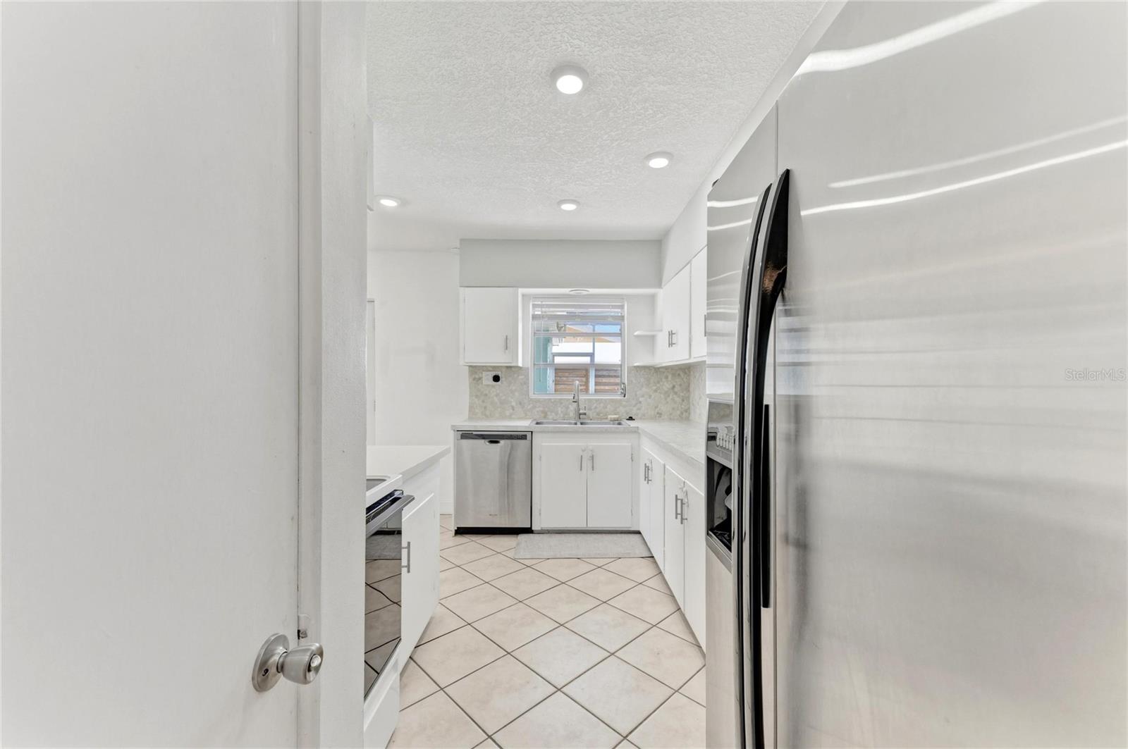 312 WINFIELD WAY — photo 22