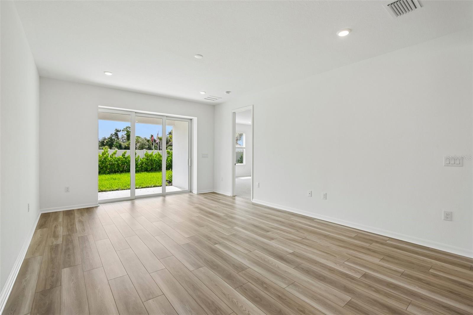 7012 FOXBORO WAY — photo 11