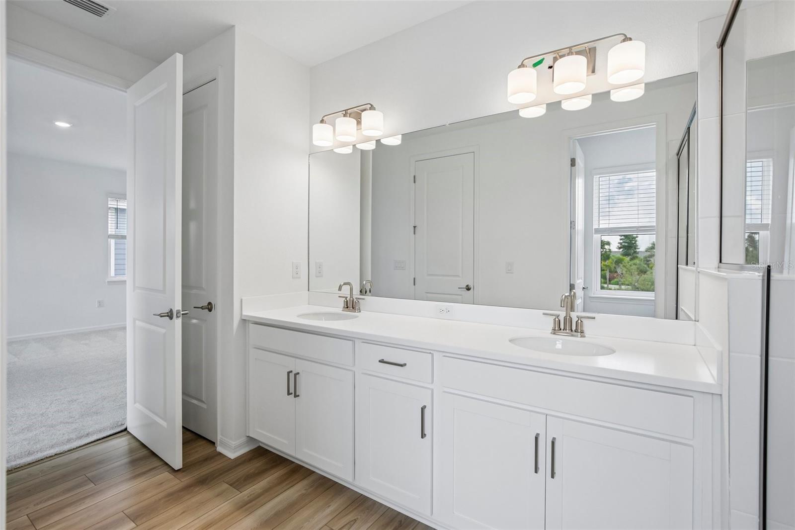 7012 FOXBORO WAY — photo 34