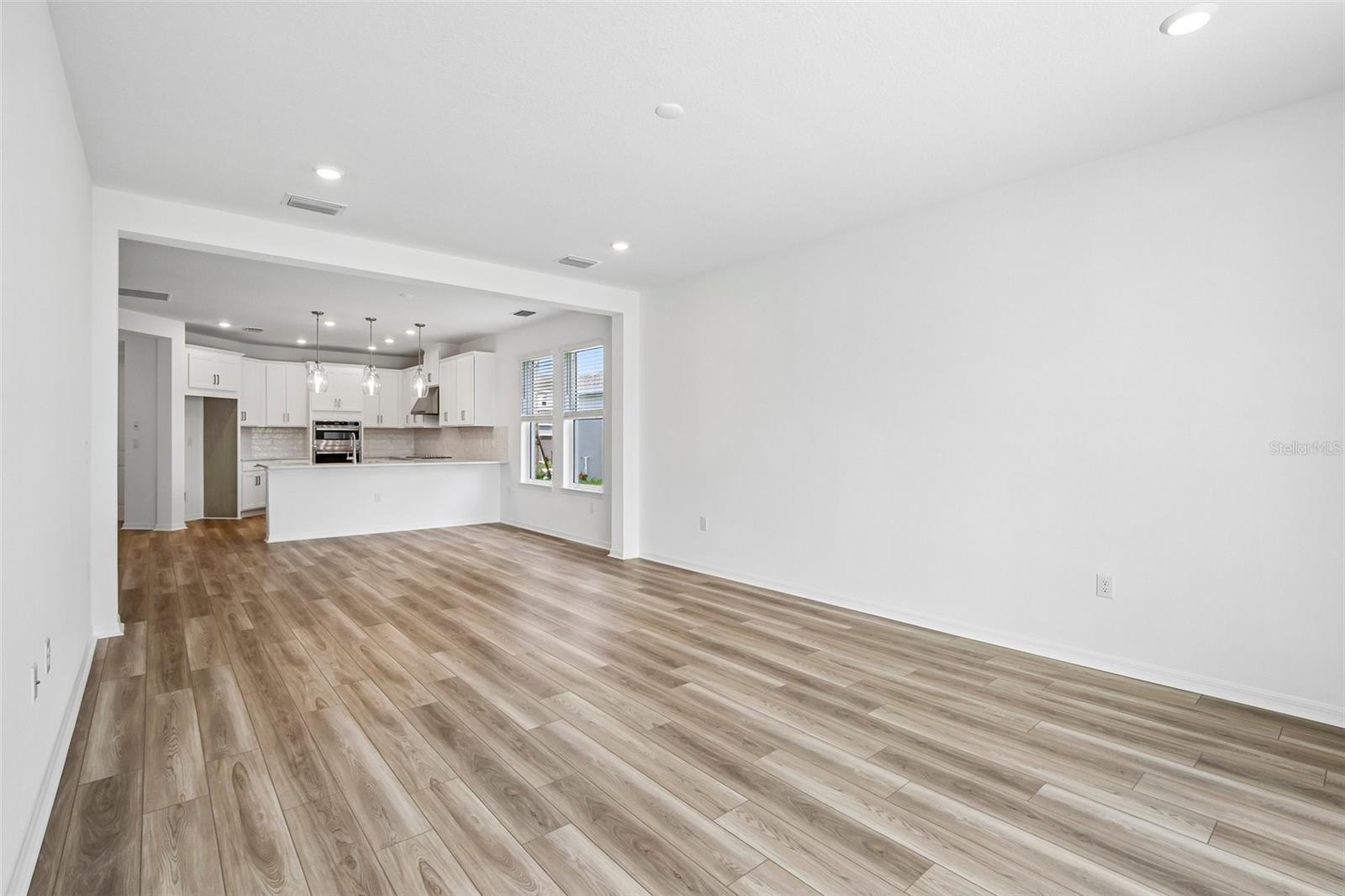 7012 FOXBORO WAY — photo 9