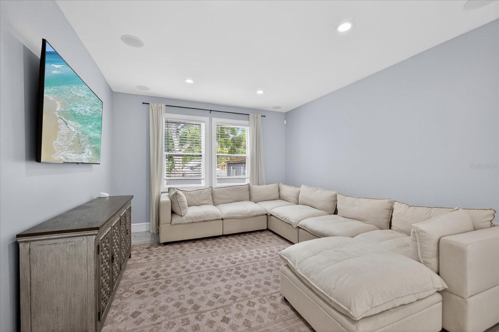 4102 S TRASK ST — photo 5