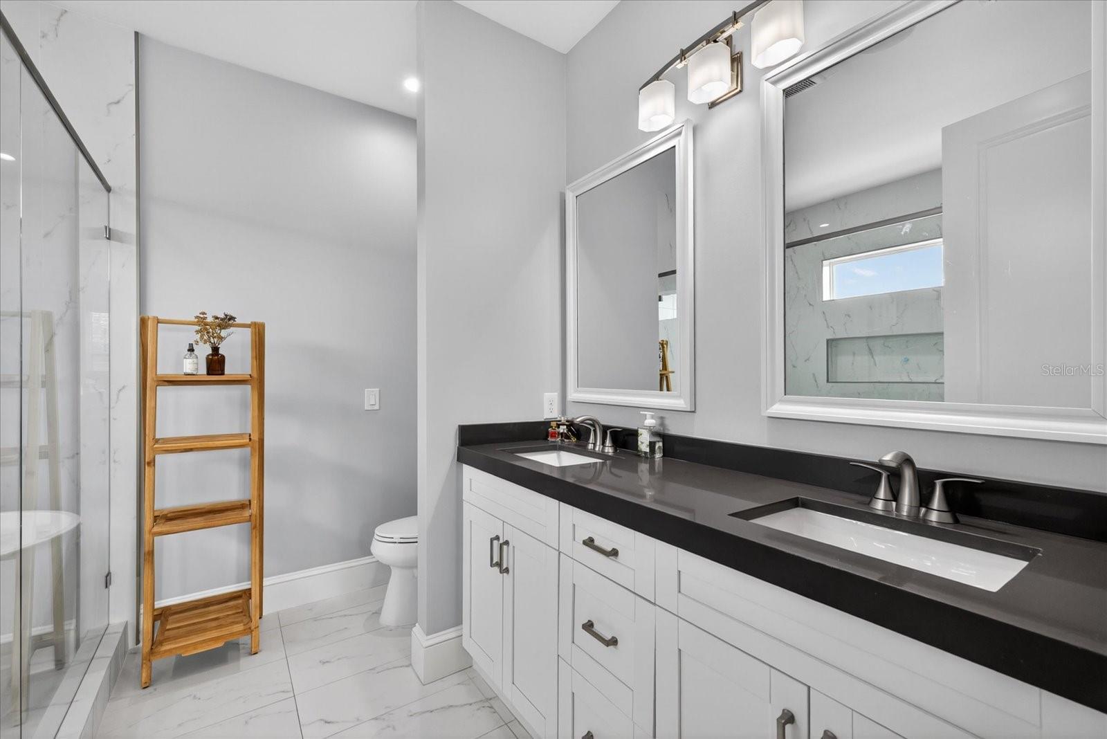 4102 S TRASK ST — photo 38