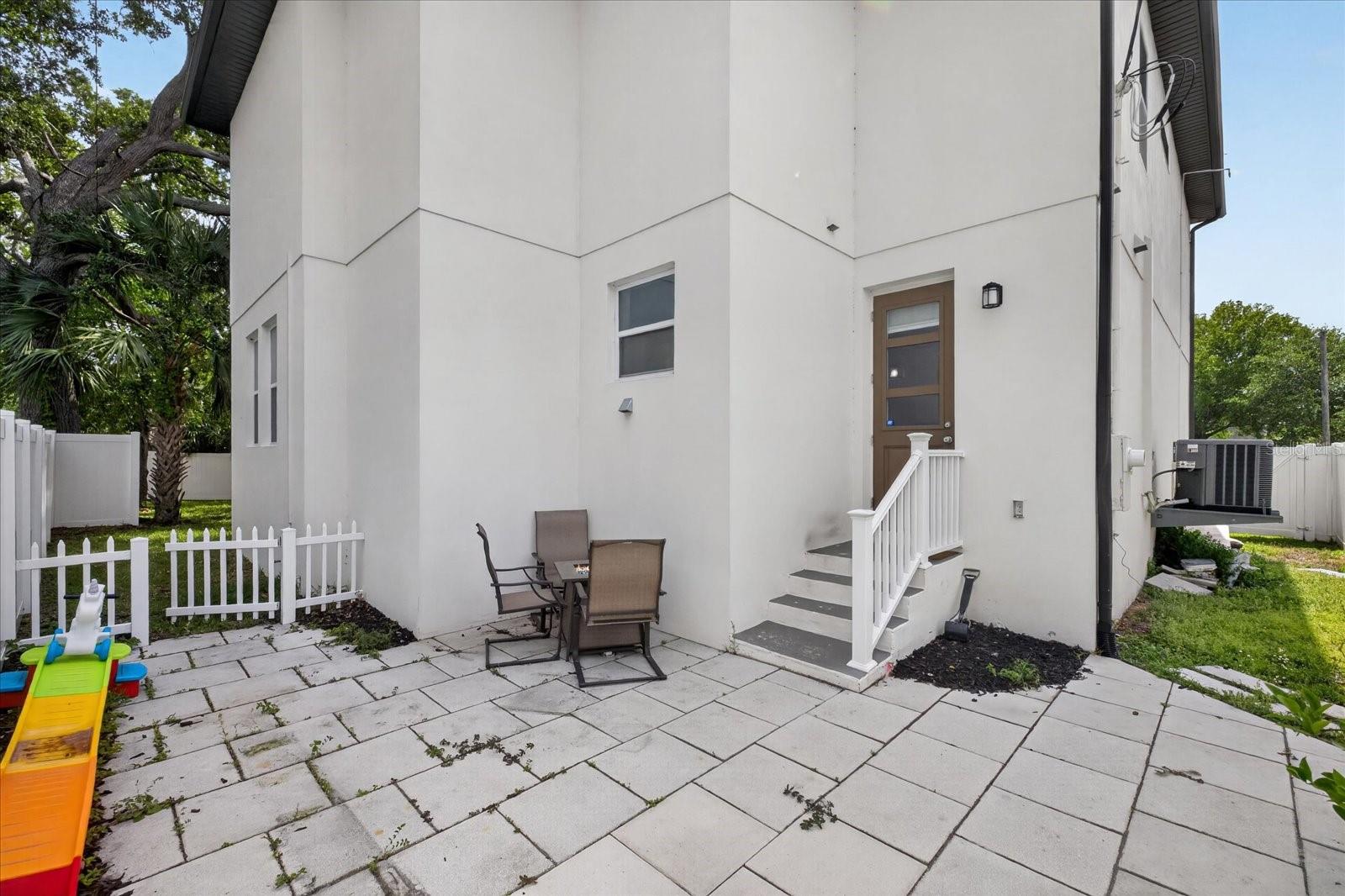4102 S TRASK ST — photo 52