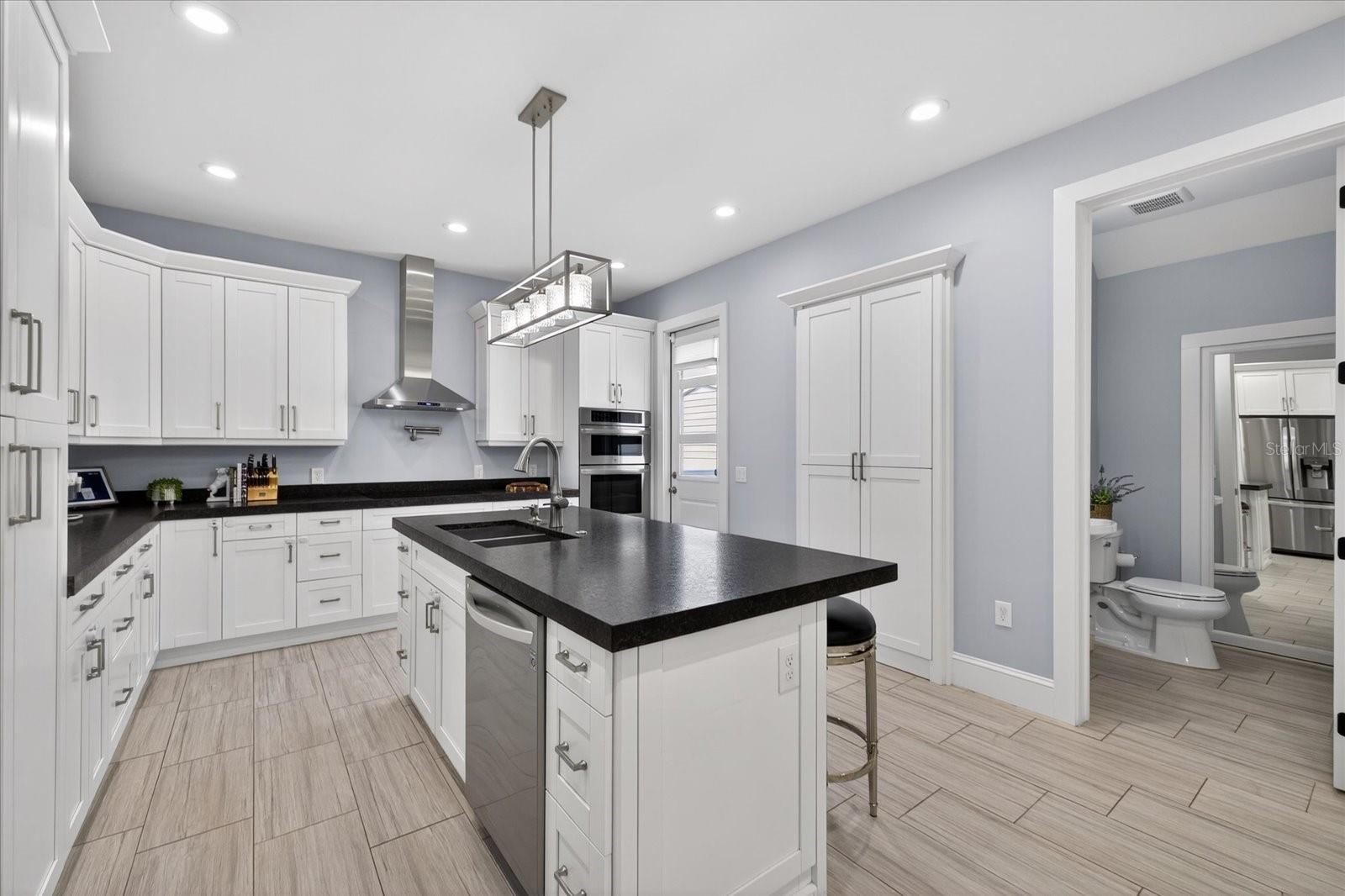 4102 S TRASK ST — photo 12