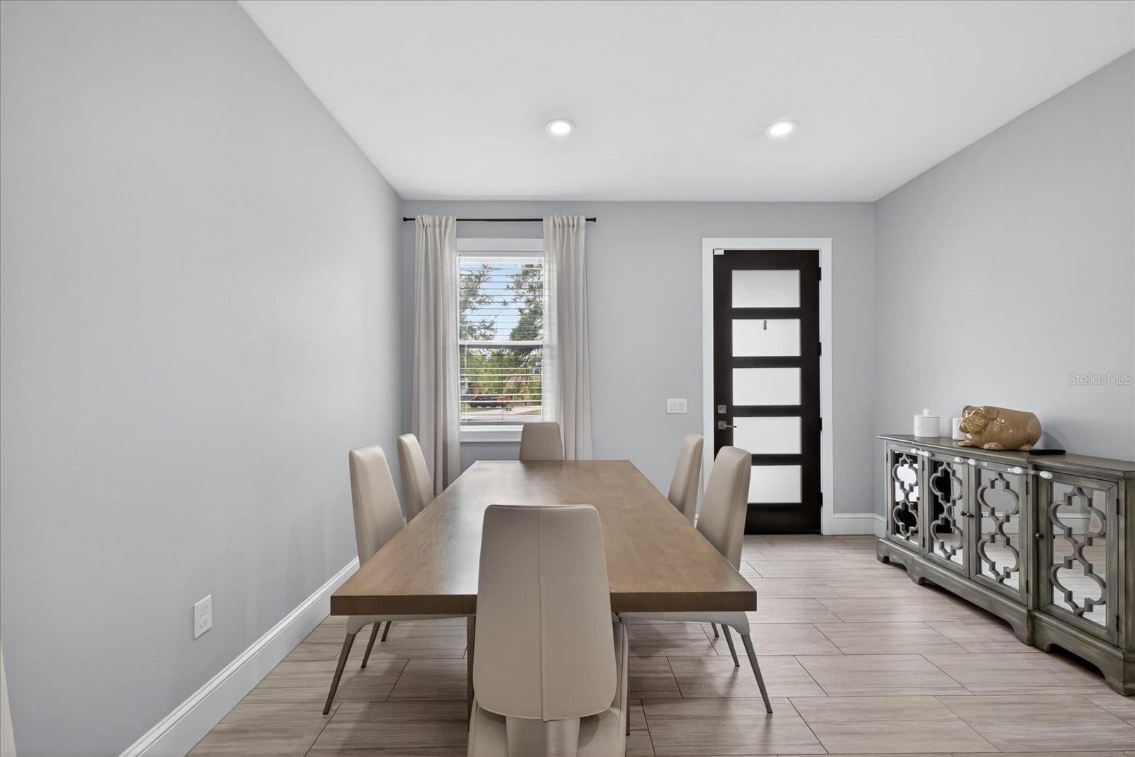 4102 S TRASK ST — photo 7