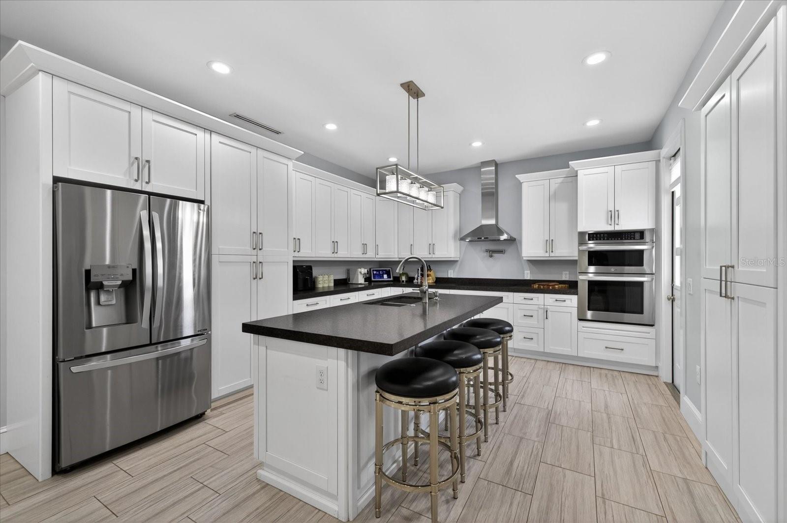 4102 S TRASK ST — photo 11