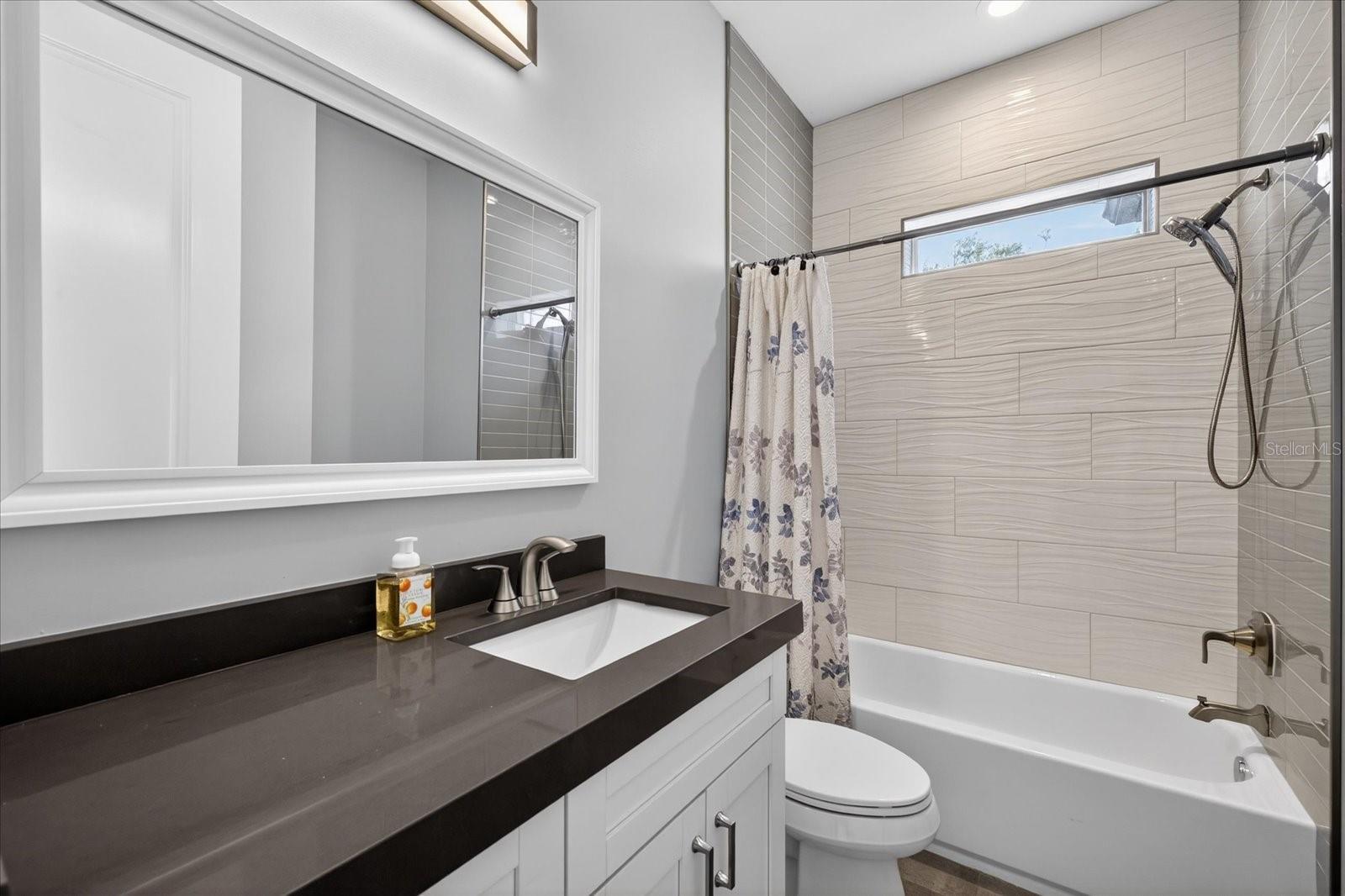 4102 S TRASK ST — photo 31