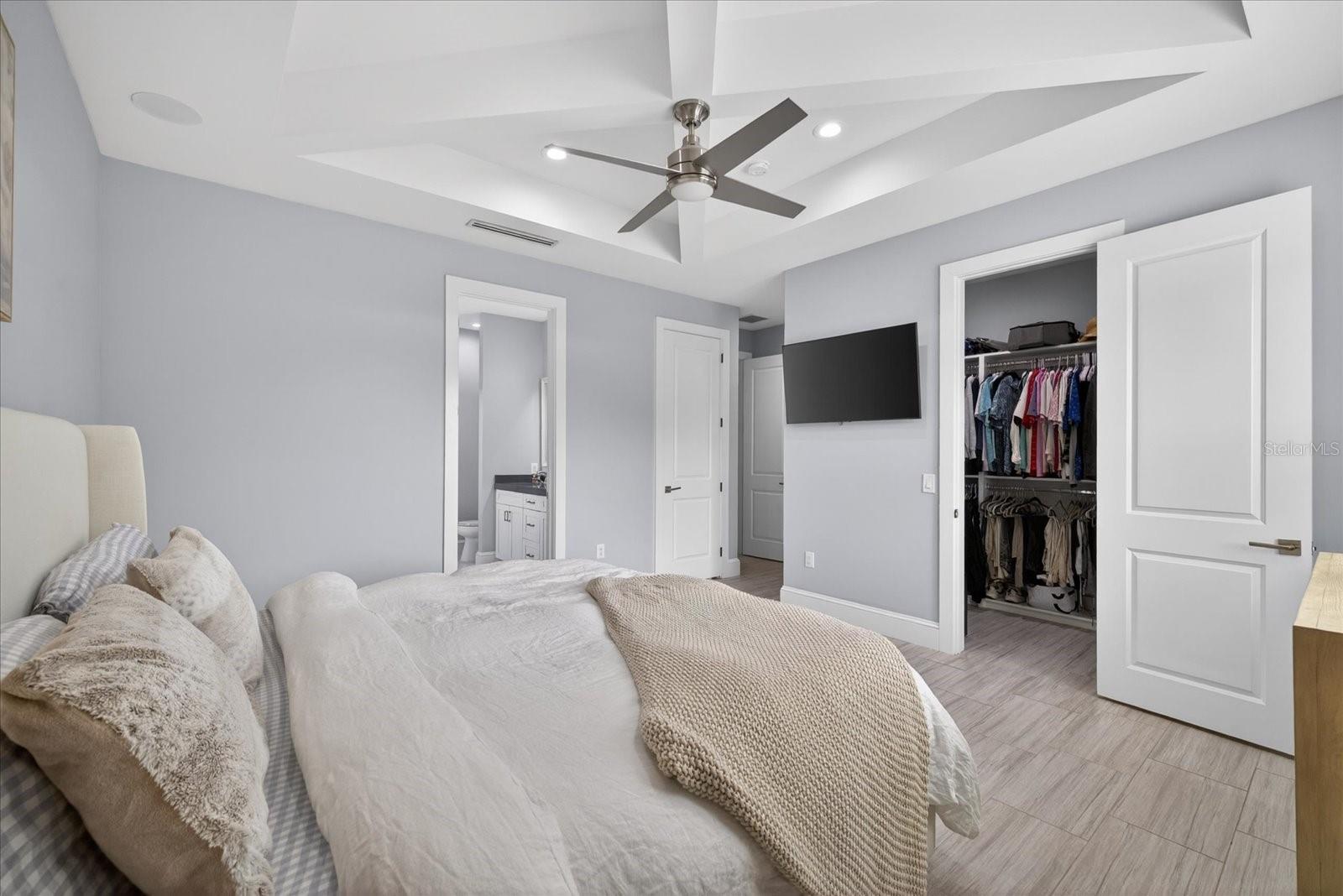 4102 S TRASK ST — photo 35