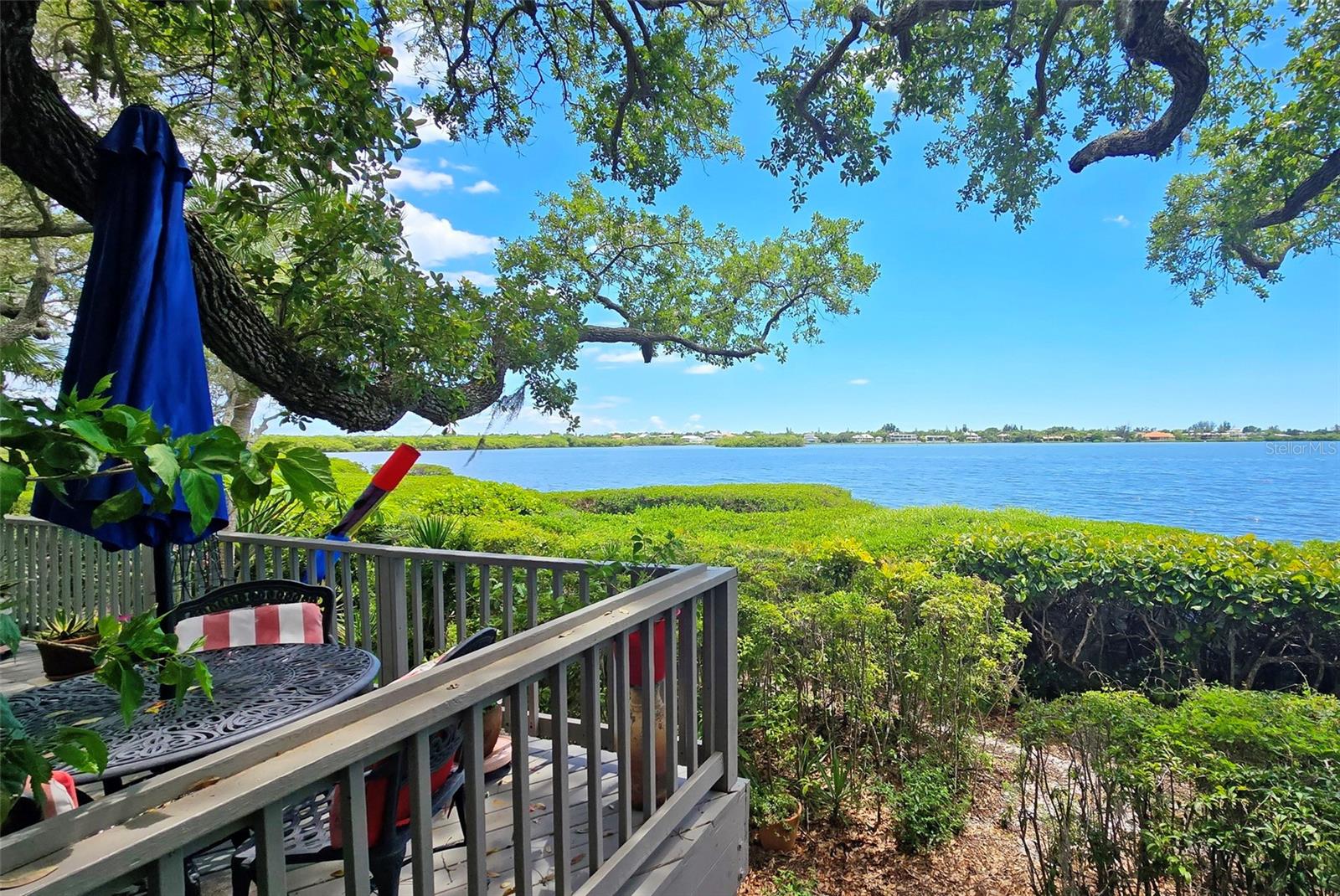 1335 LANDINGS DR #9 — photo 4