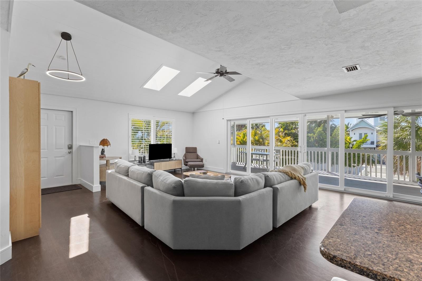 315 SPRING AVE — photo 14