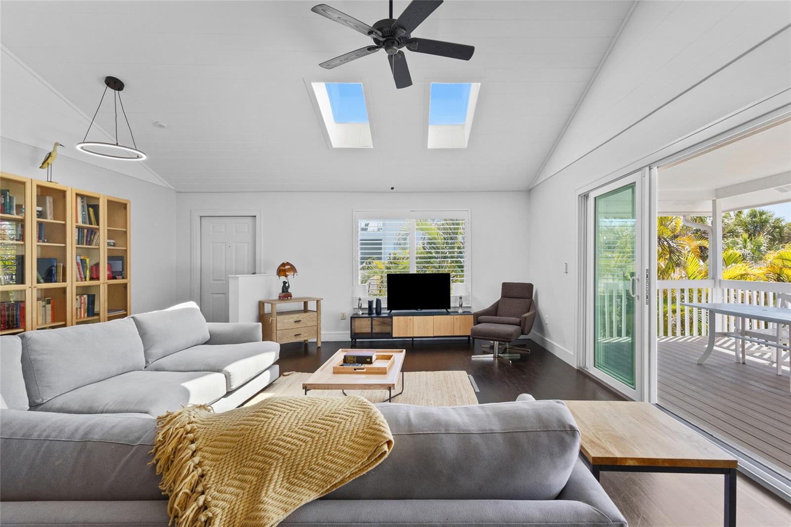 315 SPRING AVE — photo 10