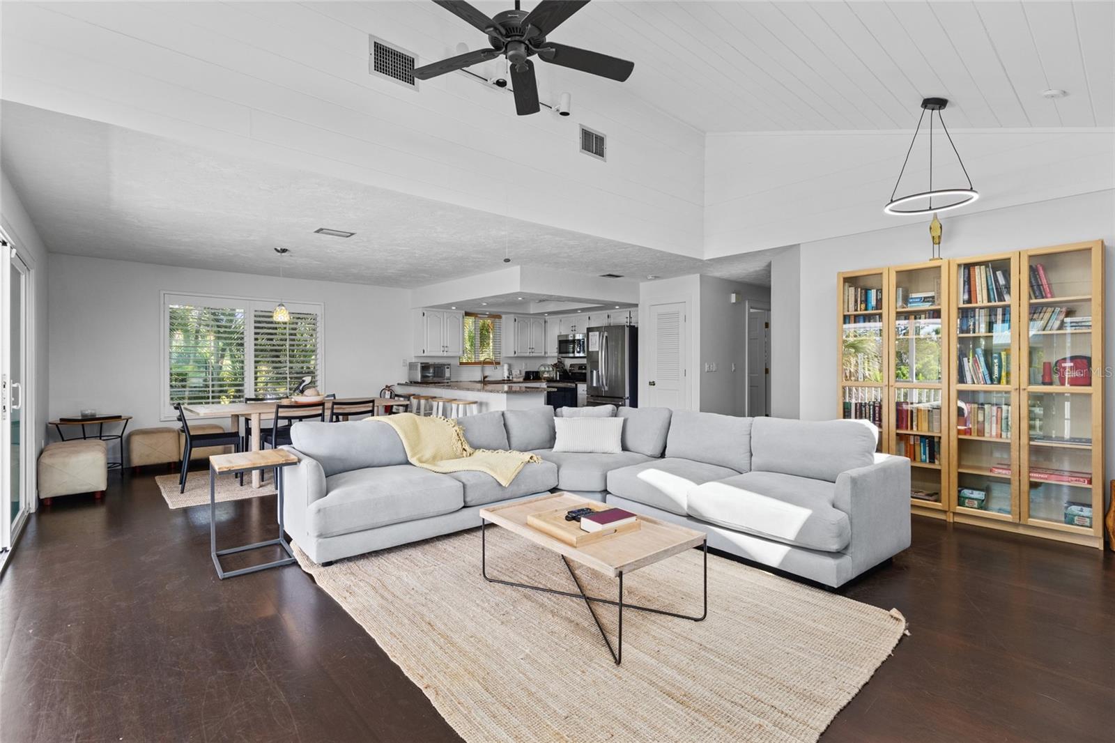 315 SPRING AVE — photo 12