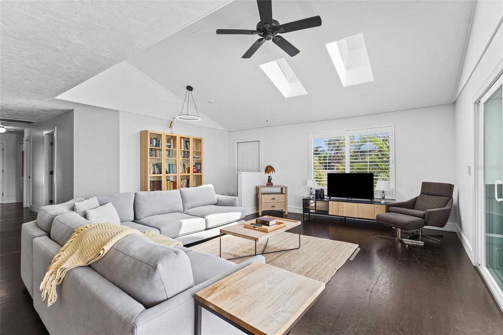 315 SPRING AVE — photo 11