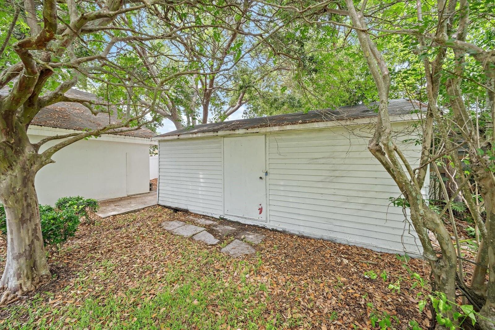 2500 SUNSET POINT RD — photo 27