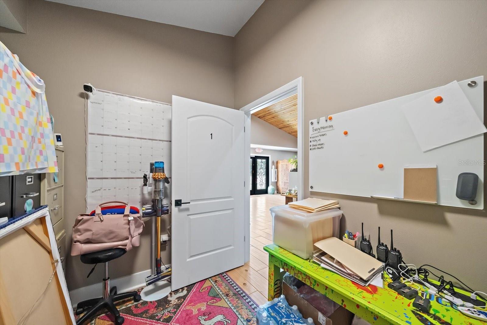 2500 SUNSET POINT RD — photo 24
