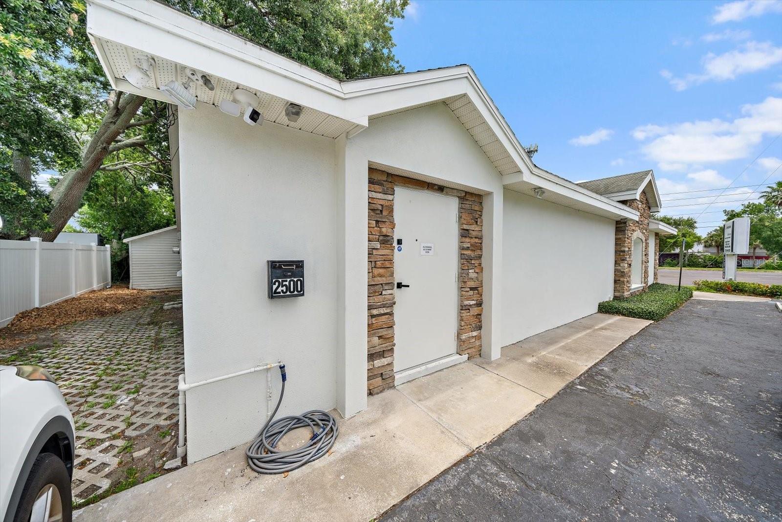 2500 SUNSET POINT RD — photo 26