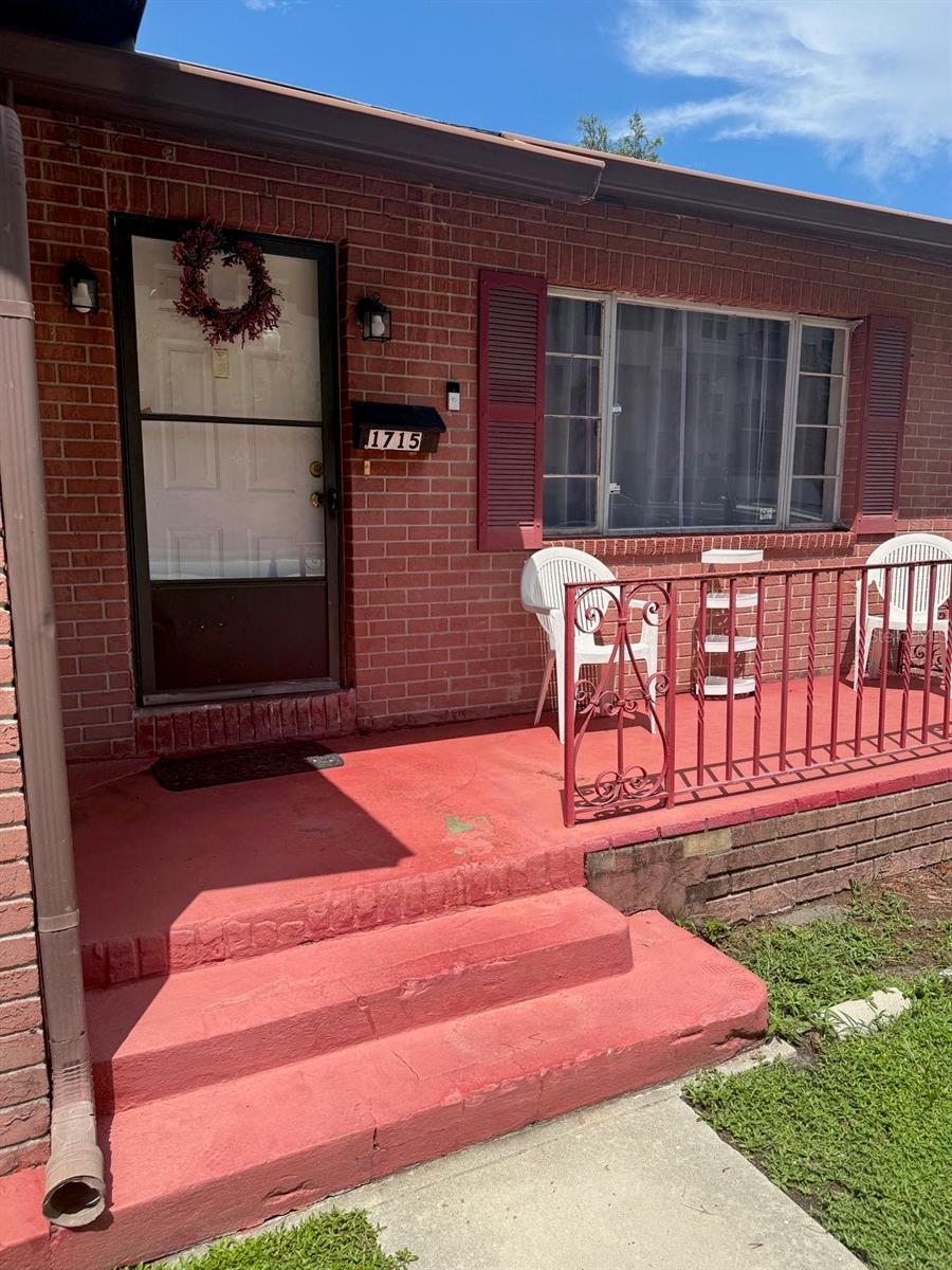 1715 W CARMEN ST — photo 3
