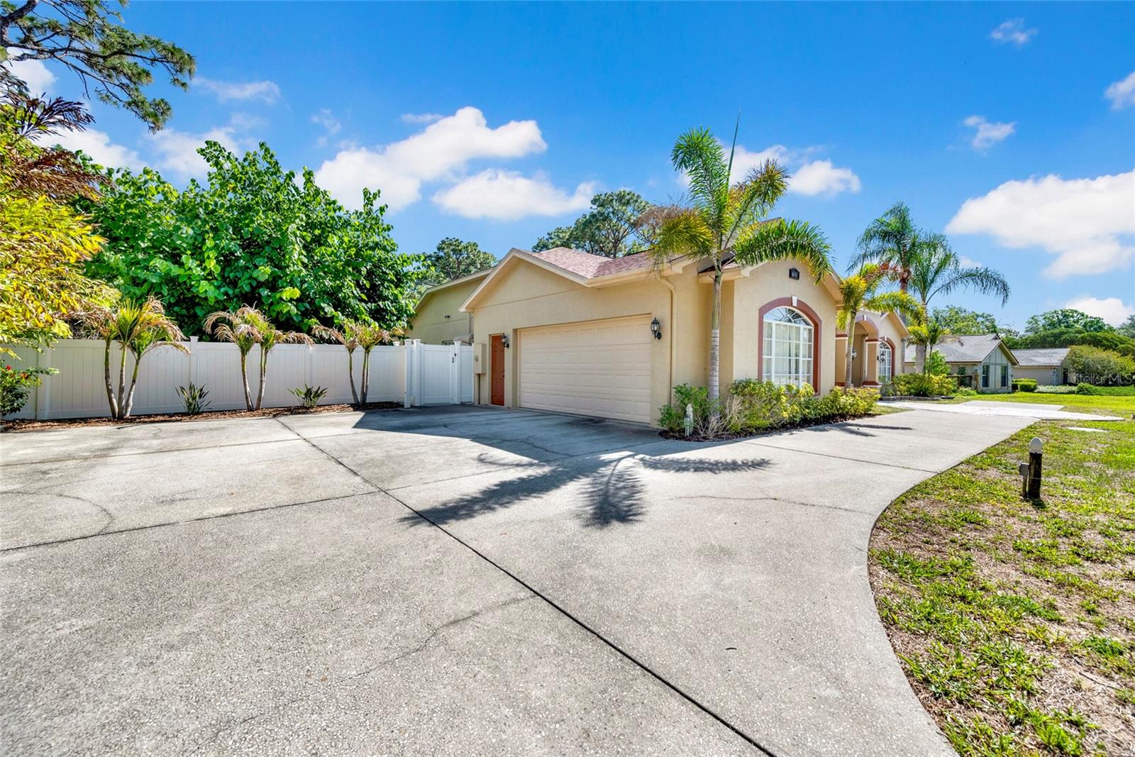 6341 GOVERNORS DR — photo 4