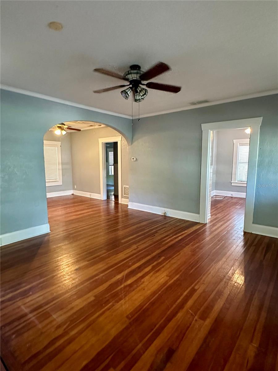 1209 E COMANCHE AVE — photo 25