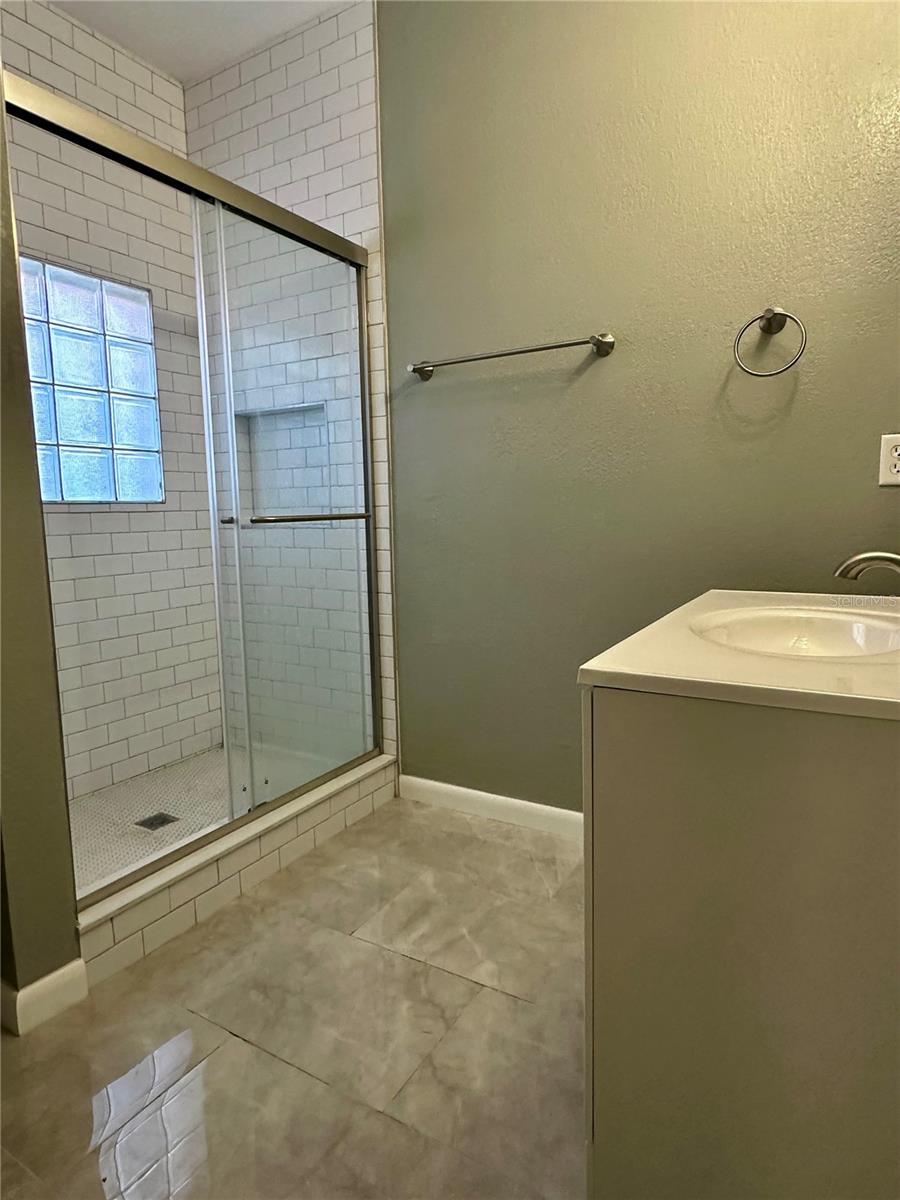 1209 E COMANCHE AVE — photo 13