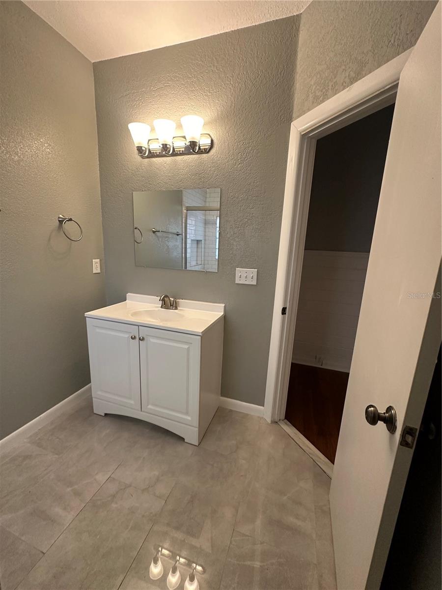 1209 E COMANCHE AVE — photo 12