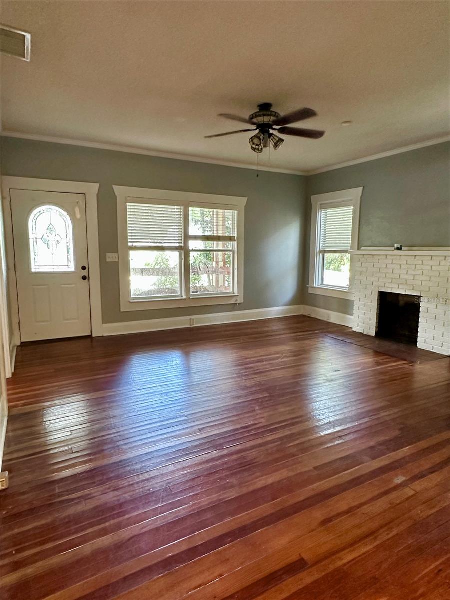 1209 E COMANCHE AVE — photo 27