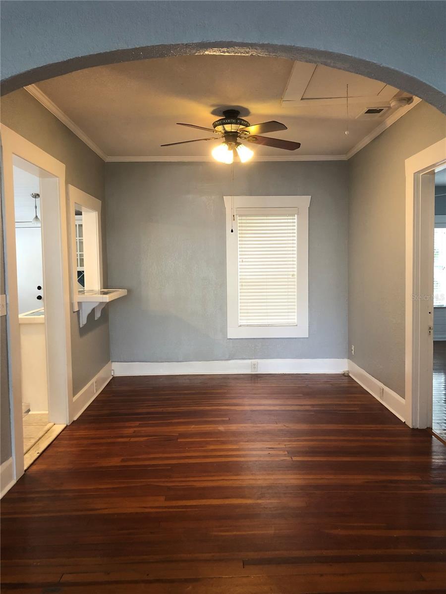 1209 E COMANCHE AVE — photo 9