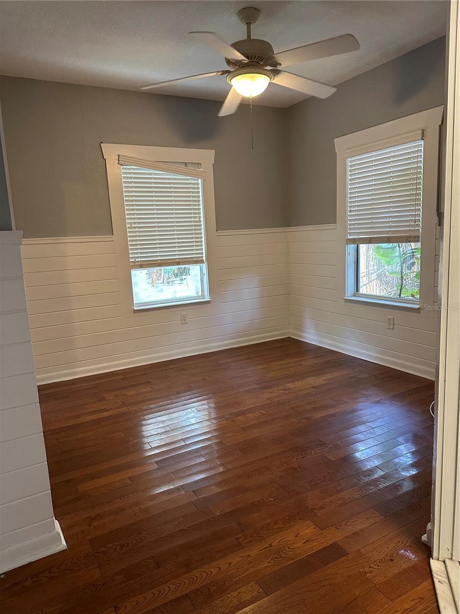 1209 E COMANCHE AVE — photo 20