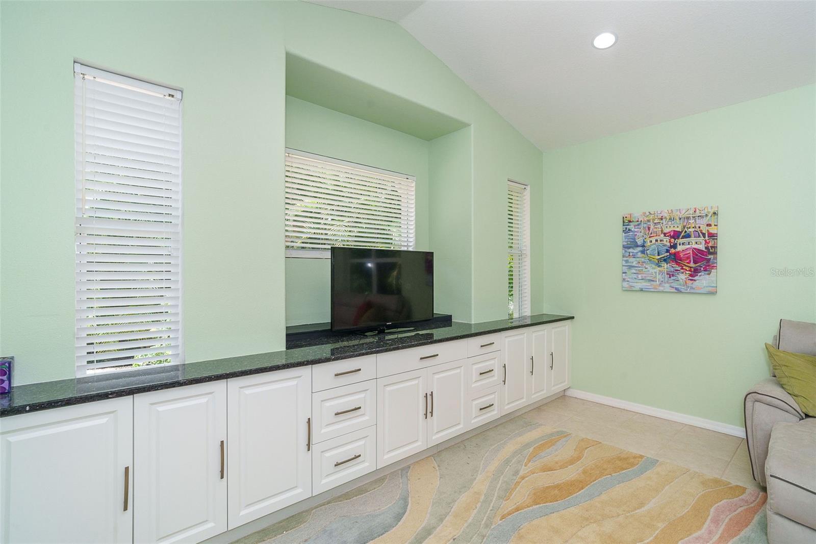 122 CLEAR LAKE DR — photo 27