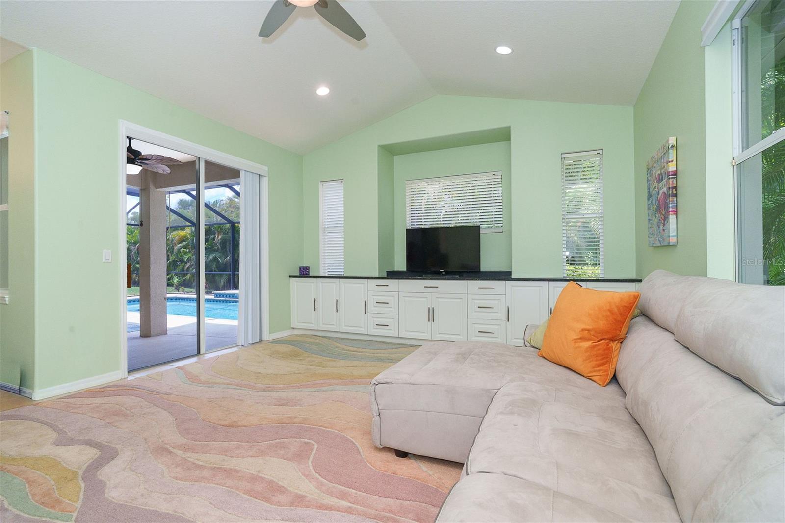122 CLEAR LAKE DR — photo 24