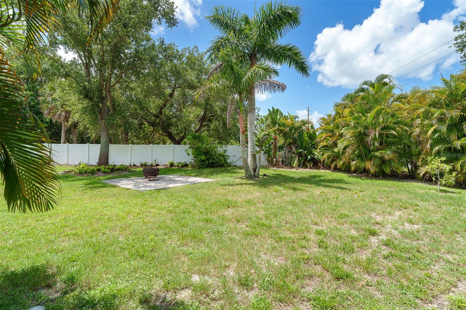 122 CLEAR LAKE DR — photo 41