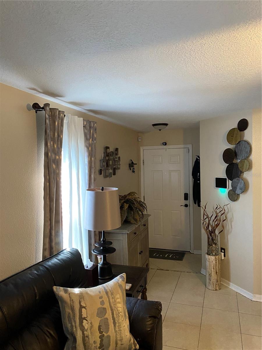 10328 SUMMERVIEW CIR — photo 30