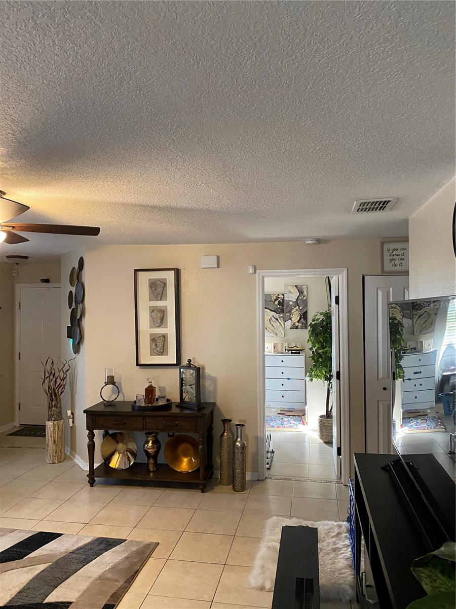 10328 SUMMERVIEW CIR — photo 8