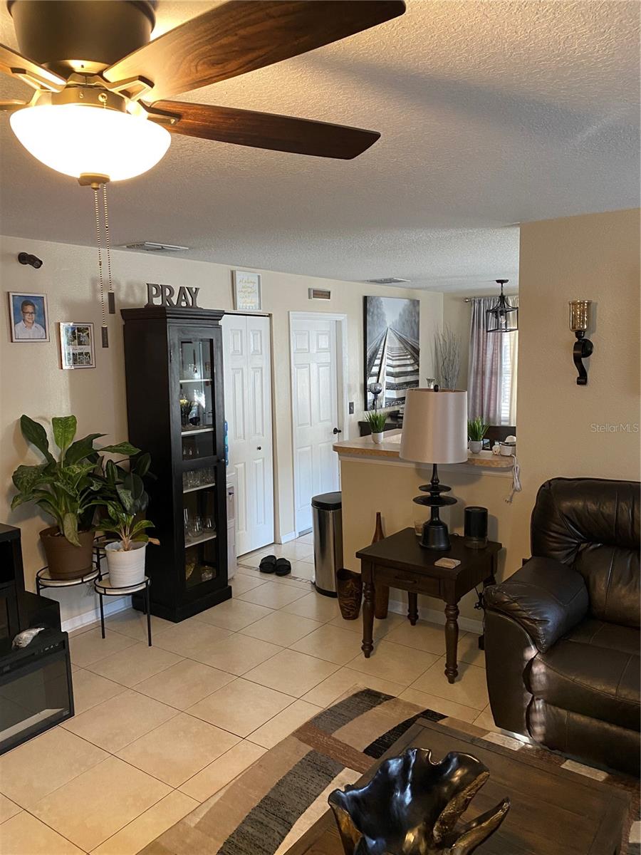 10328 SUMMERVIEW CIR — photo 3