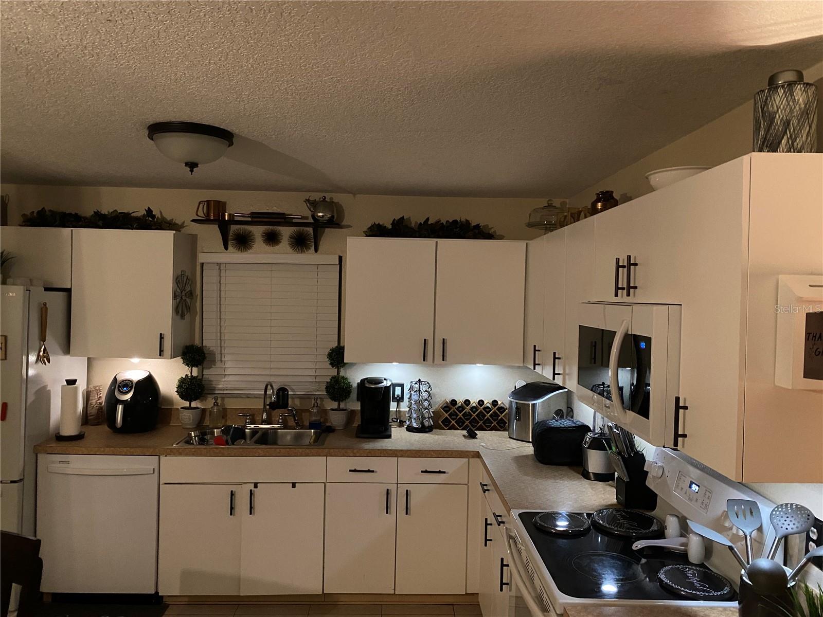 10328 SUMMERVIEW CIR — photo 12