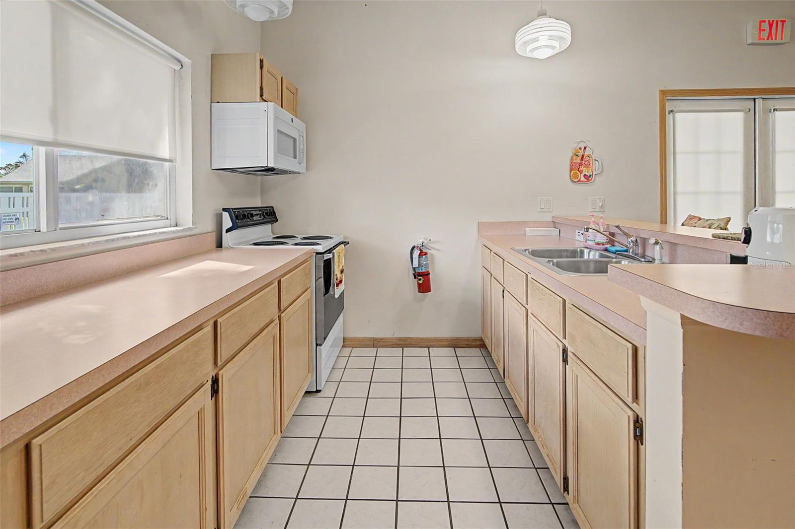 3709 MOLLIE LN — photo 38