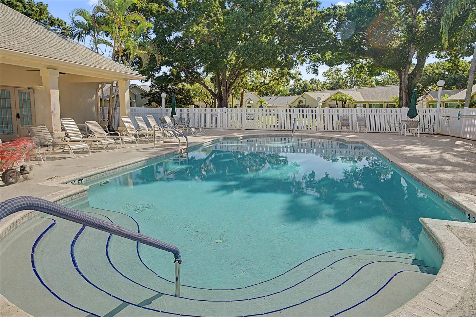 3709 MOLLIE LN — photo 37