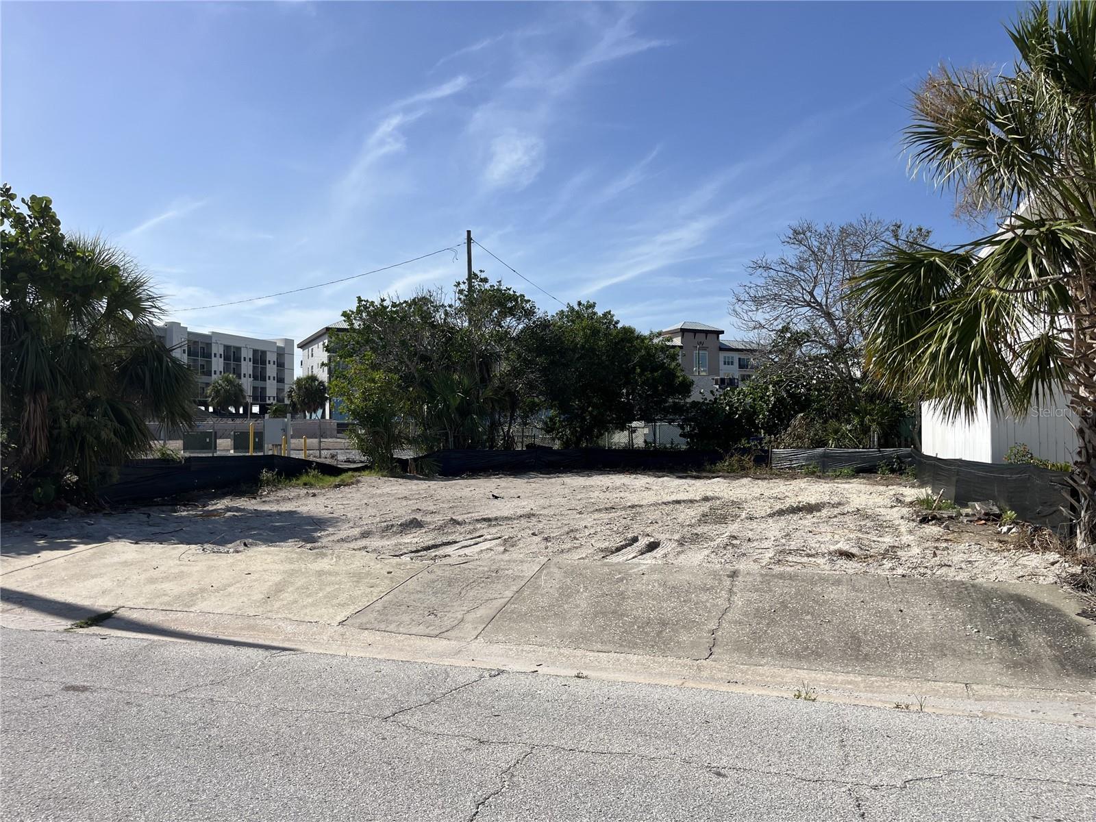 180 E MADEIRA AVE — photo 4