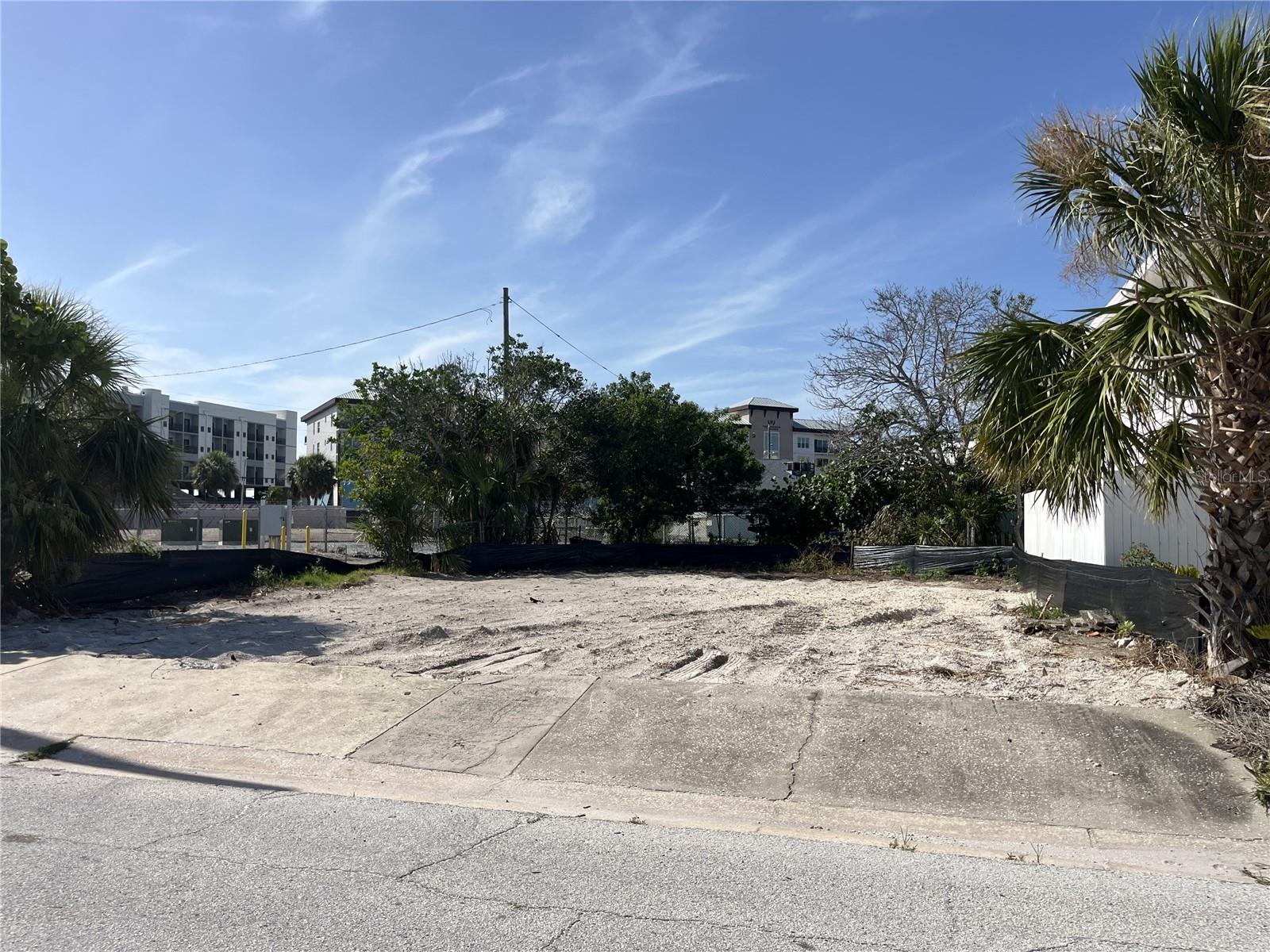 180 E MADEIRA AVE — photo 5