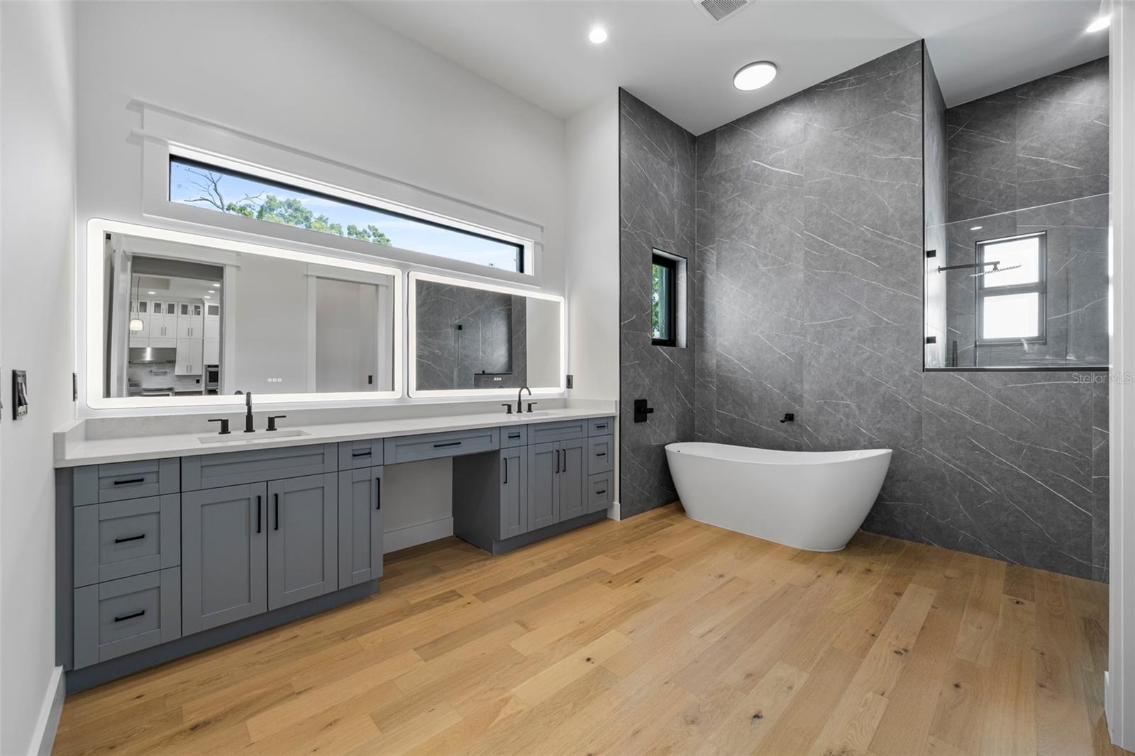 3701 S LYNWOOD AVE — photo 30