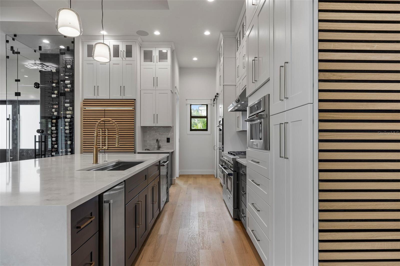 3701 S LYNWOOD AVE — photo 22