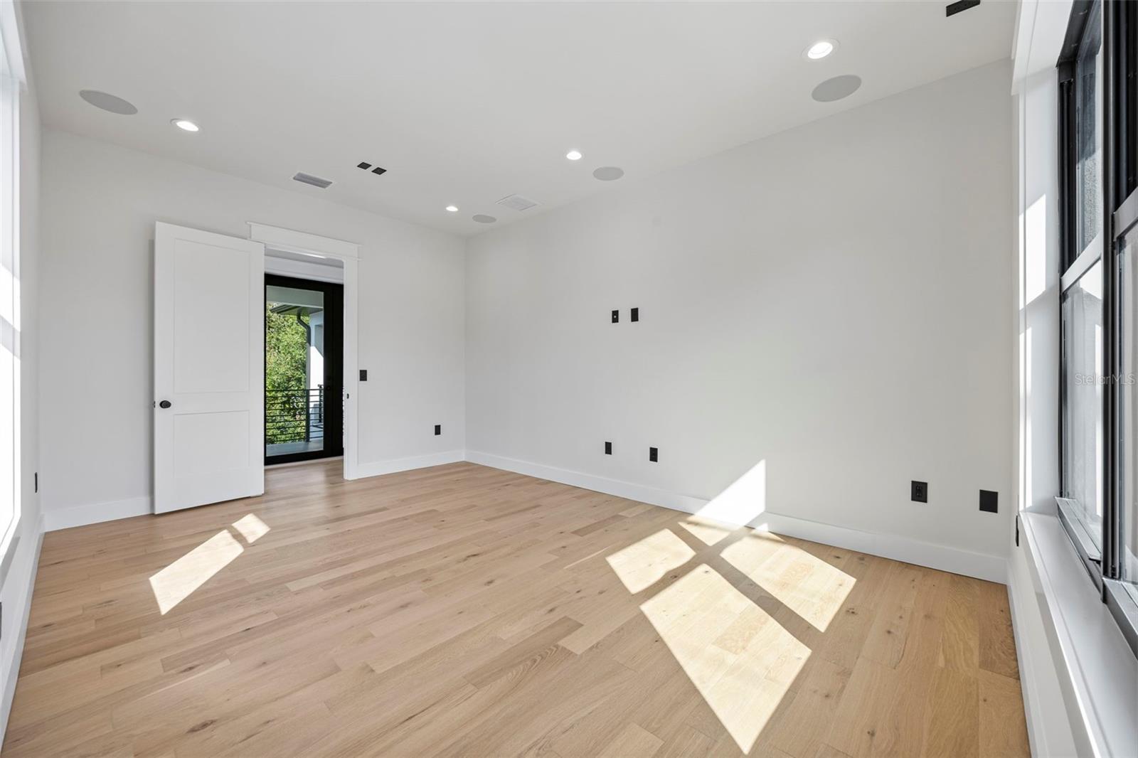 3701 S LYNWOOD AVE — photo 82