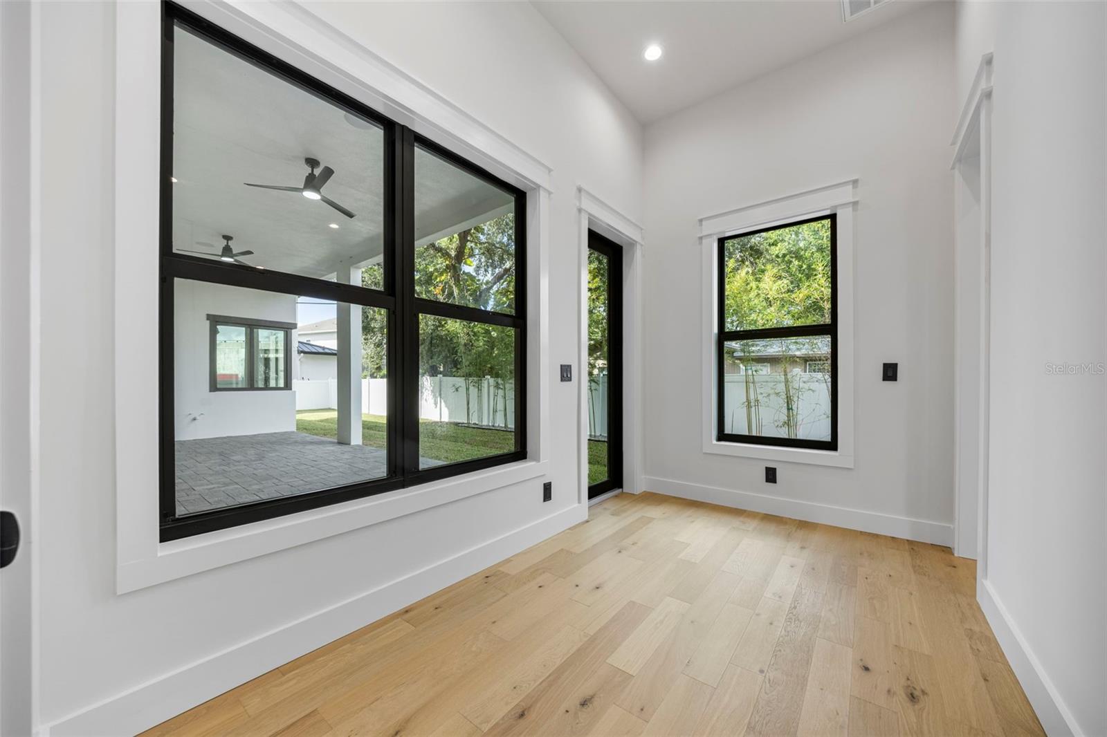 3701 S LYNWOOD AVE — photo 35