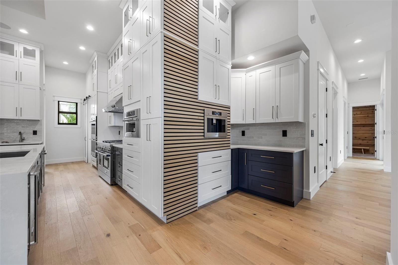 3701 S LYNWOOD AVE — photo 21
