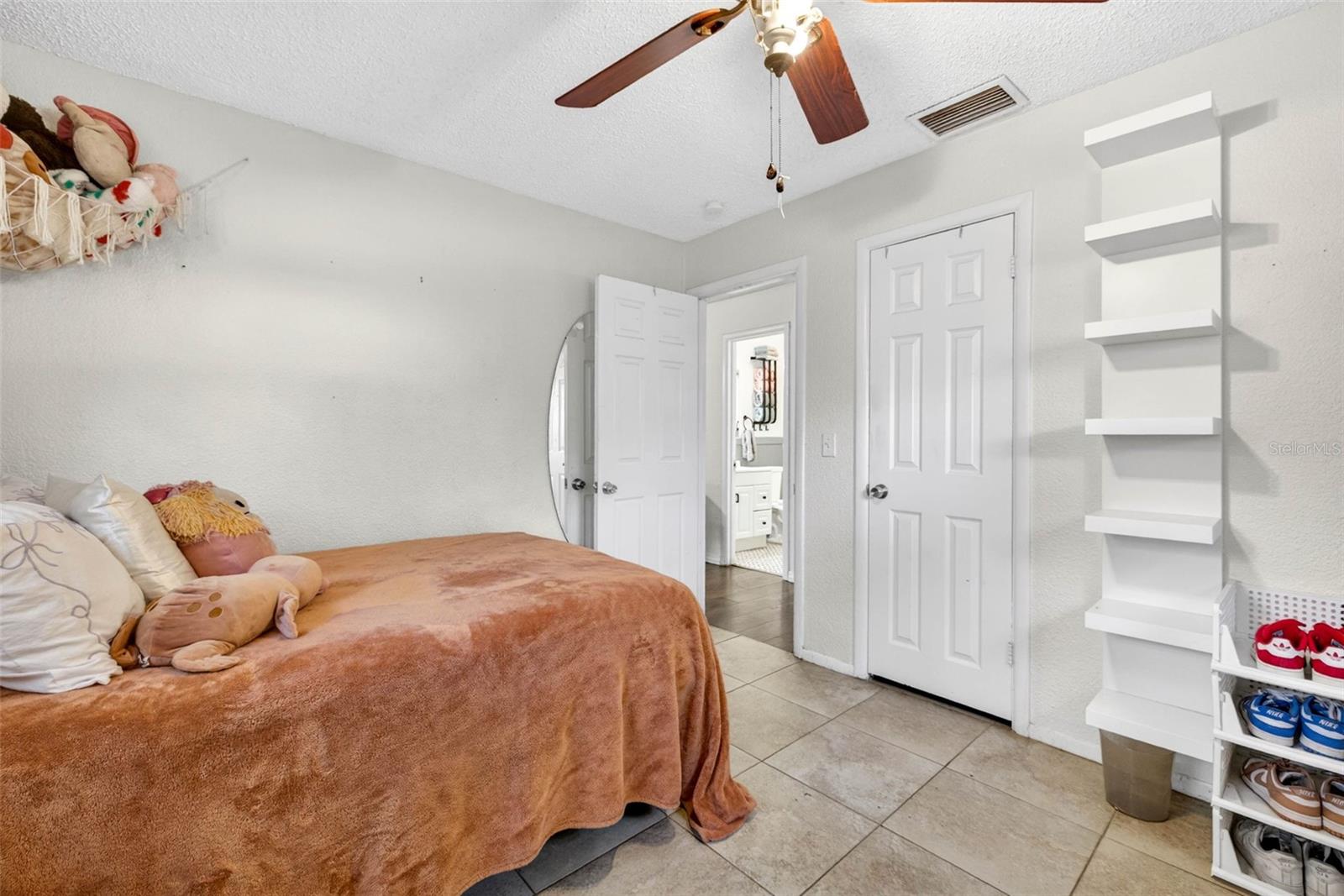 1318 W RAMBLA ST — photo 19