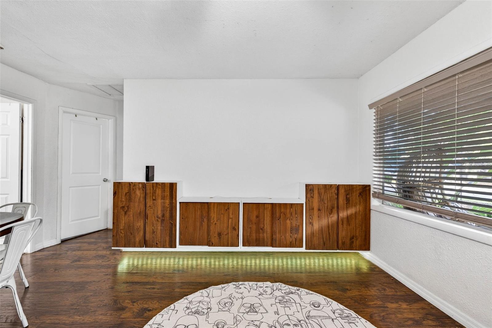 1318 W RAMBLA ST — photo 10