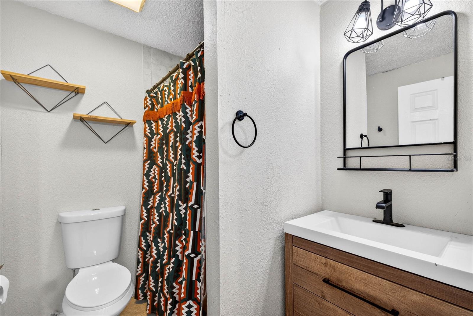 1318 W RAMBLA ST — photo 20