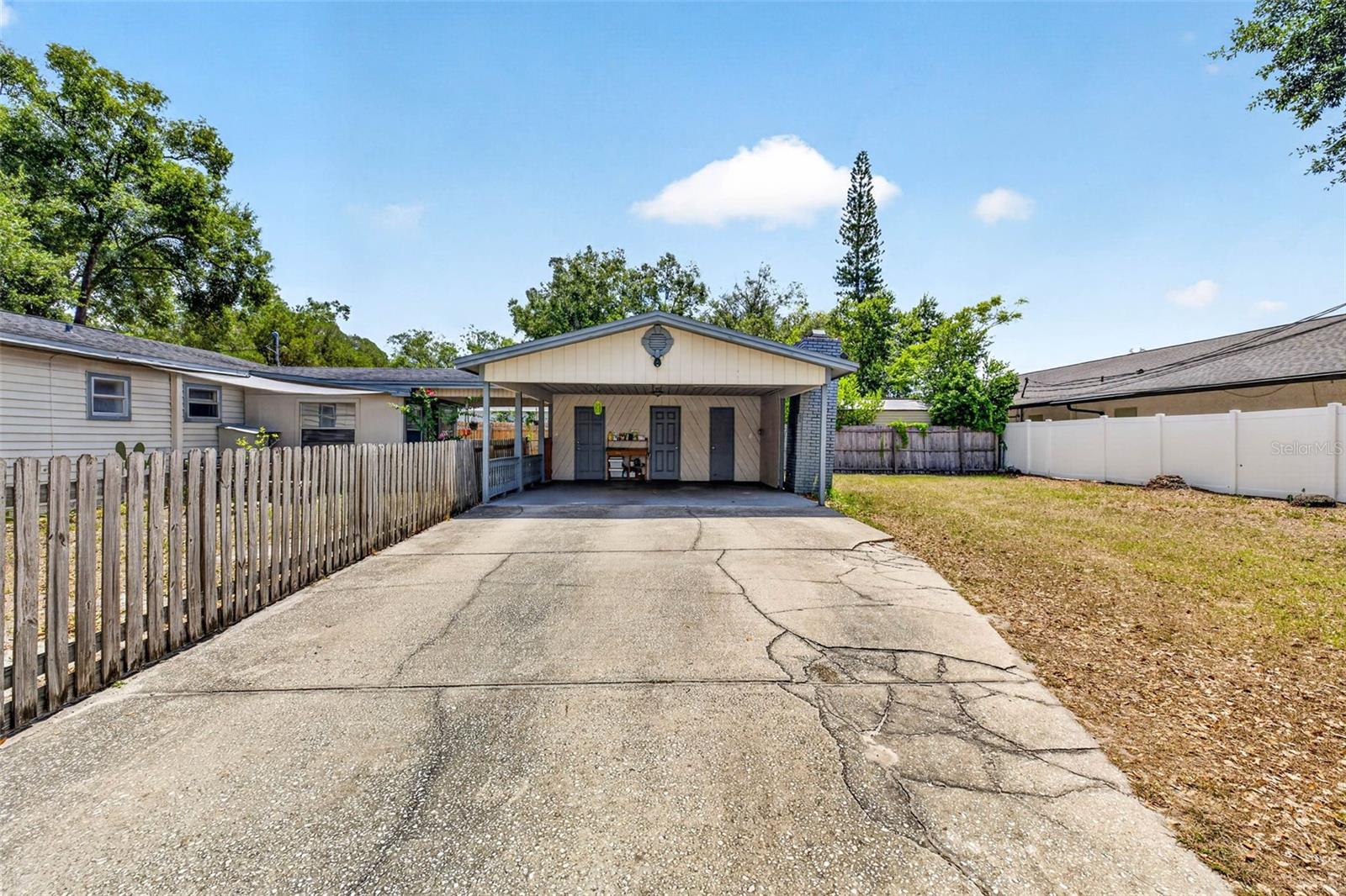 1318 W RAMBLA ST — photo 30
