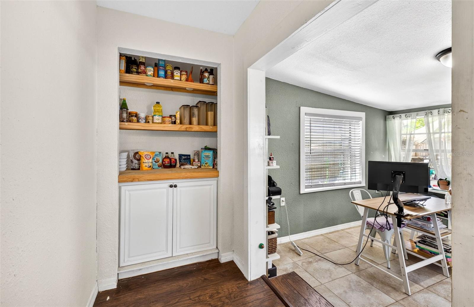 1318 W RAMBLA ST — photo 23