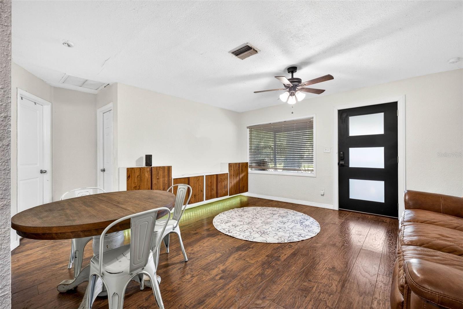 1318 W RAMBLA ST — photo 12